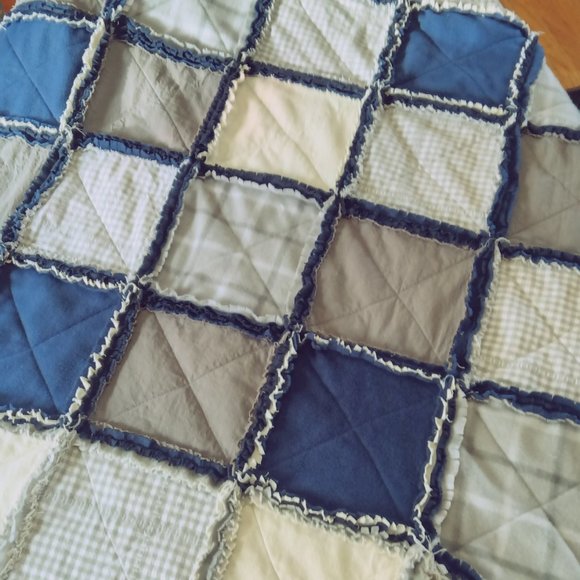 Homemade and Custom Rag Quilts, Corn Hole bags w/Carriers - Picture 9 of 12